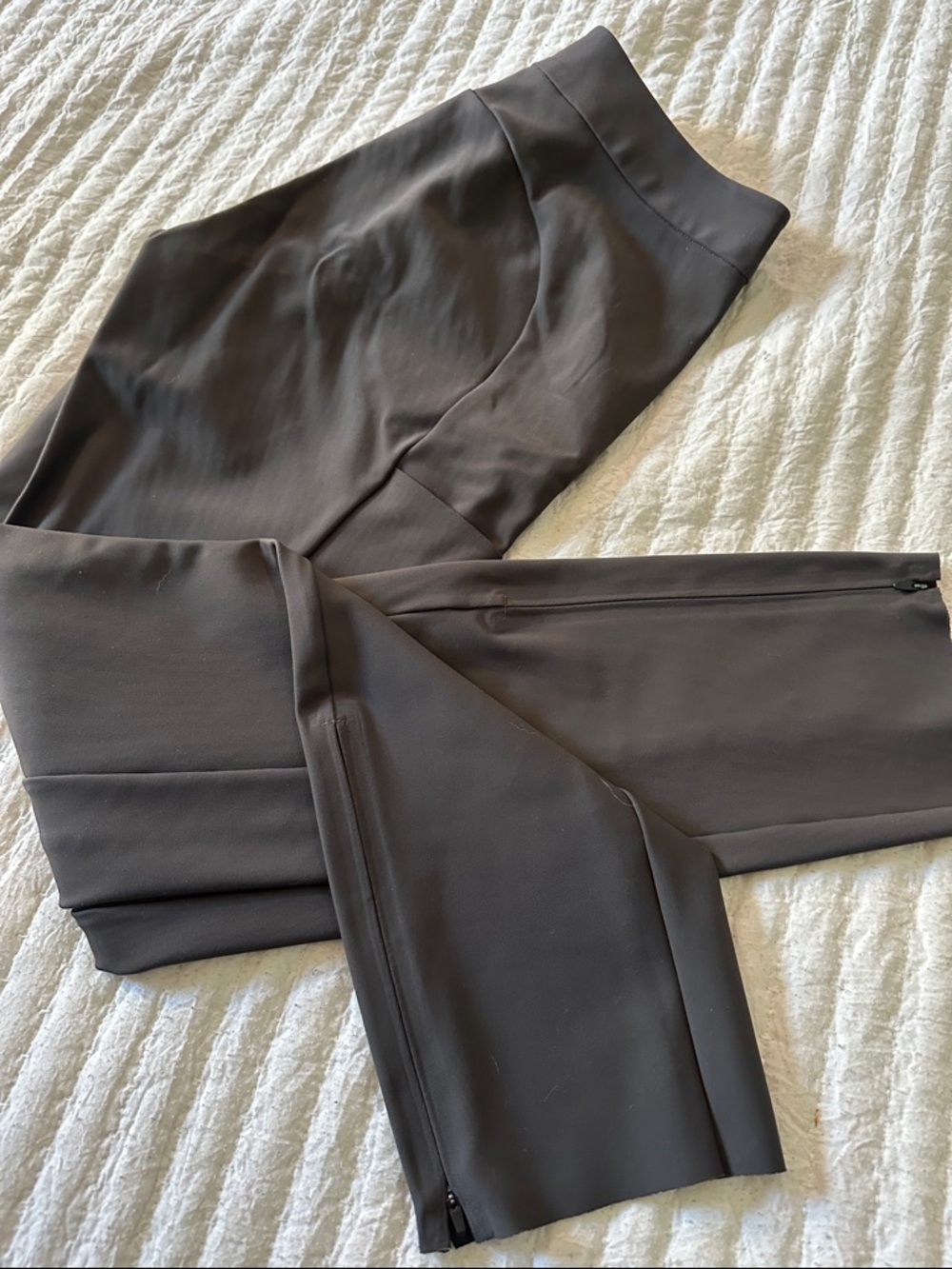 Athleta Stellar trousers in Dark Gray - Picture 2 of 5